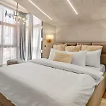 Takumi - Ishi - The Art Of Refined Living Апартаменти