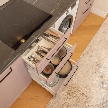 Takumi - Ishi - The Art Of Refined Living Apartament Bucureşti